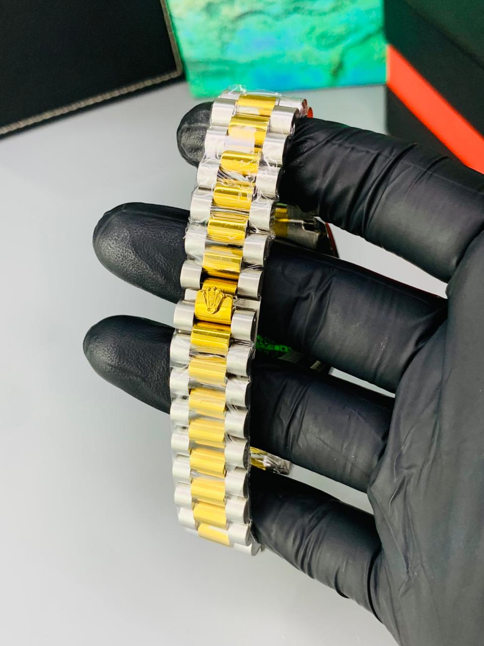 Luxury Gold & Black dial Men's Watch | Premium Stainless Steel Wrist Watch with Date & Time Display